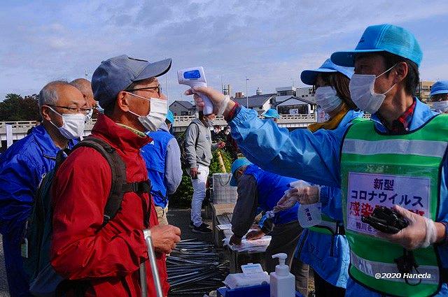 手の消毒お願いします-2